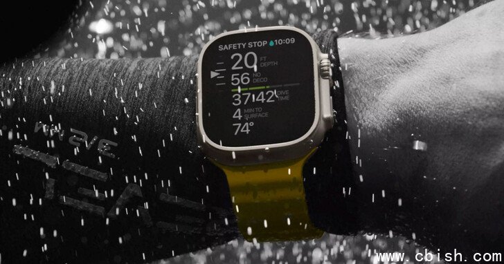 Apple Watch 未来可变身私人数位泳池安全员，提醒身处潜在危险中的游泳者