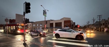 旧金山停电，Waymo无人车堵塞交通