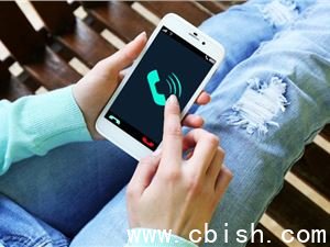 中兴努比亚推AI原生手机，联手豆包实现跨应用一句话操作