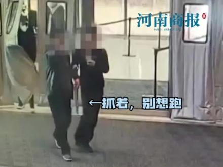 2月19日，湖北武汉。民警下班逛街偶遇嫌疑人，一手捧奶茶，一手抓嫌犯#