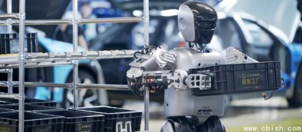 中国去年安装近30万个工业机器人，超过全球其他市场总和