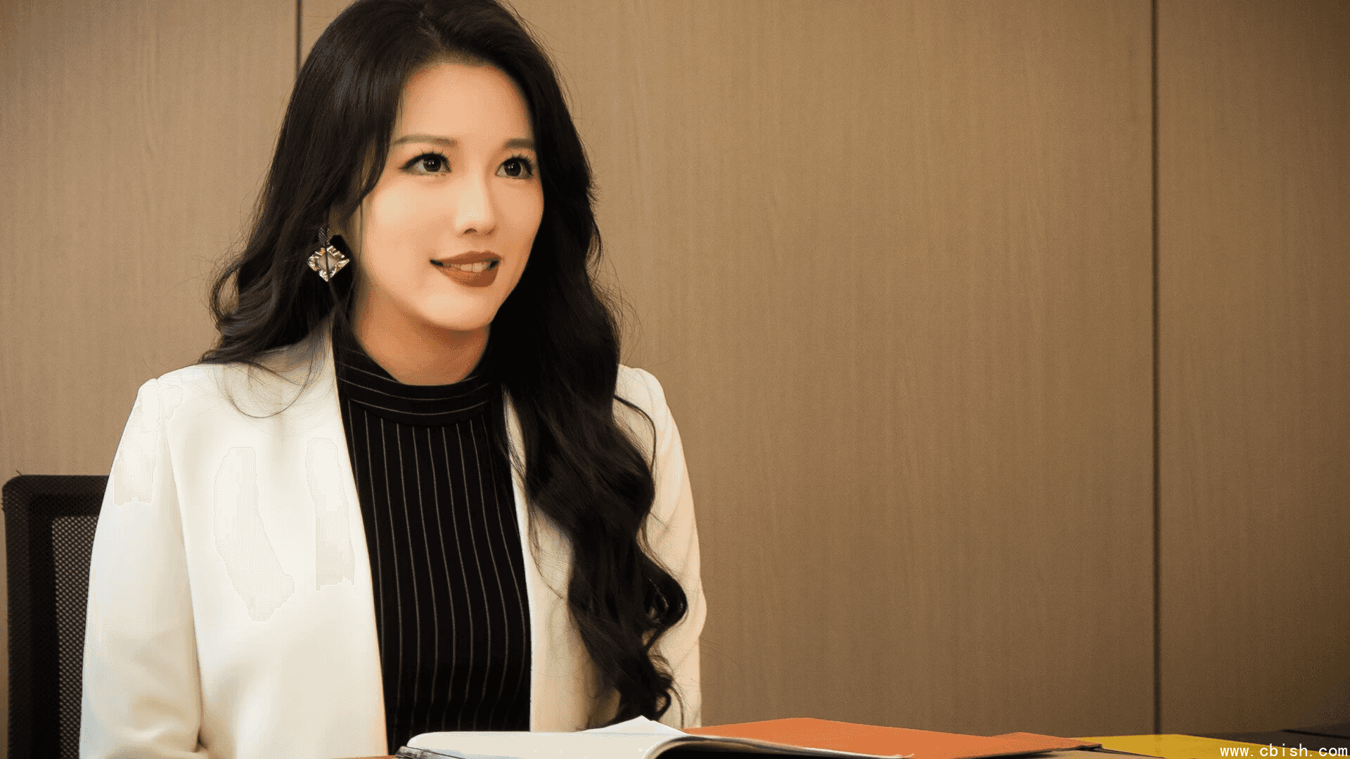 《天呐!我该怎么选?》v1.0 真人美女恋爱影游 中文版