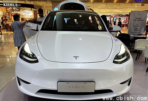 特斯拉 (图片版权所属:站长之家) 特斯拉