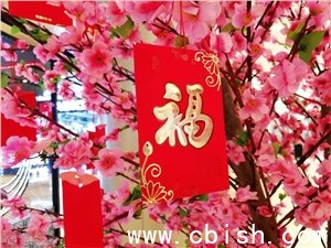 AI抢人大战白热化：年薪128万招增长工程师，阿里千问豪掷30亿免单，谁将主宰未来流量？