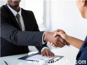 英伟达联手Groq定制AI芯片，OpenAI成首购客户