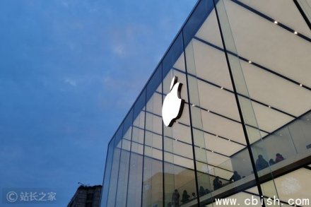 苹果获谷歌Gemini全面访问权，借蒸馏技术加速端侧AI模型开发