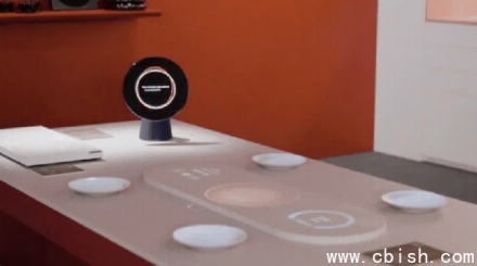 三星AI机器人Luna亮相：像点唱机的居家助手真能实用？